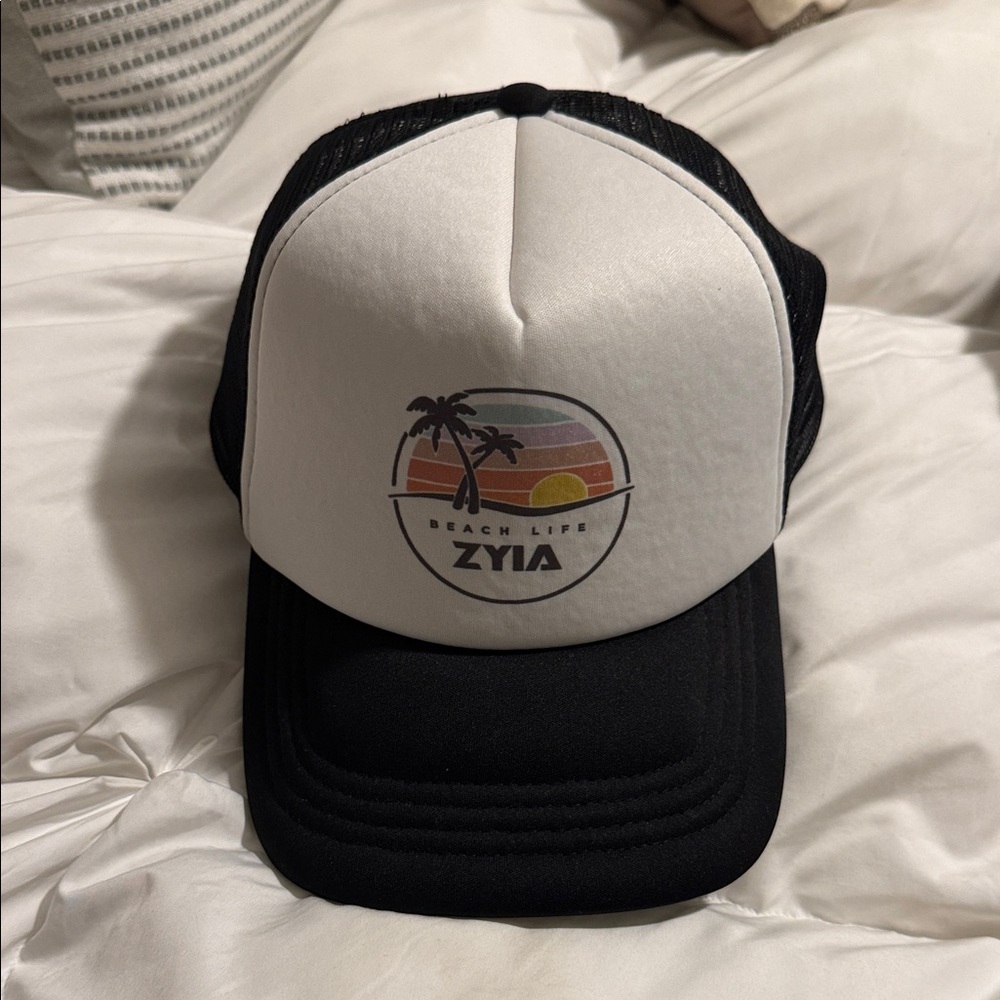 ZYIA Beach Life Black and White Cap